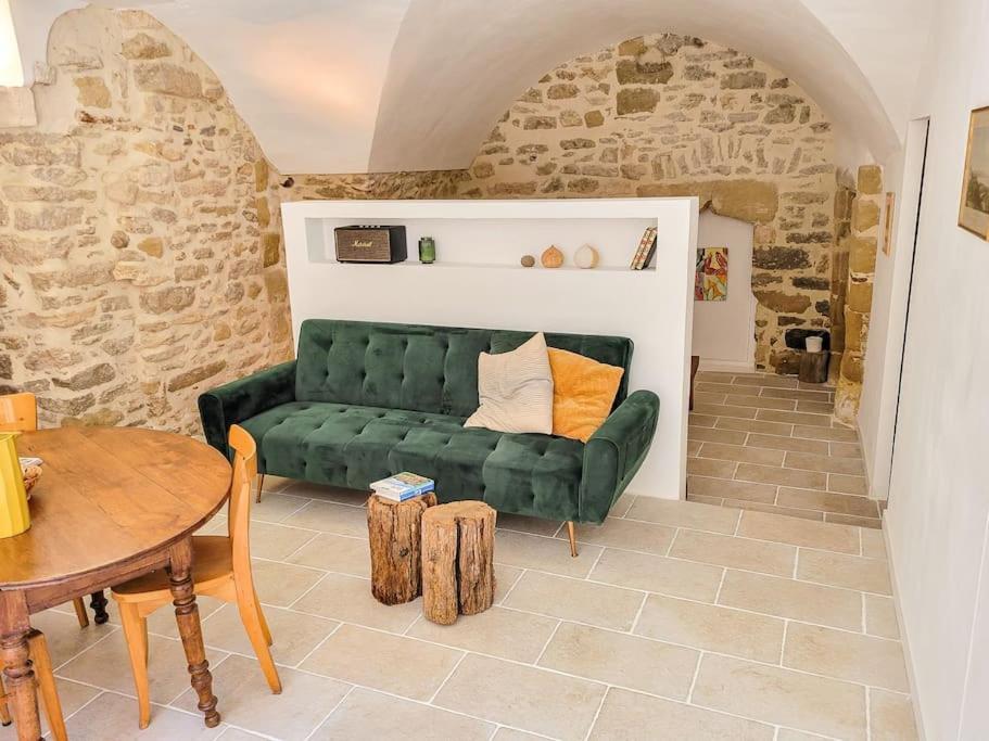 Studio Spacieux De Caractere Montaren-et-Saint-Médiers Extérieur photo